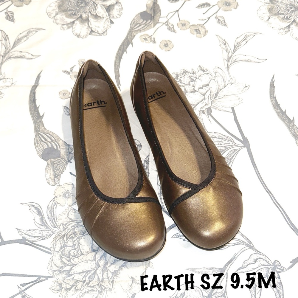 Earth Metallic Bronze Flats SIZE 9.5M